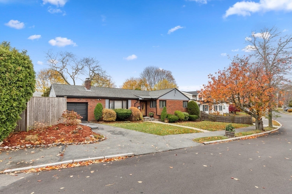 35 Alden Rd