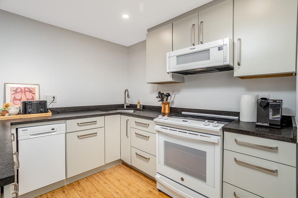 313 Ridgefield Cir B
