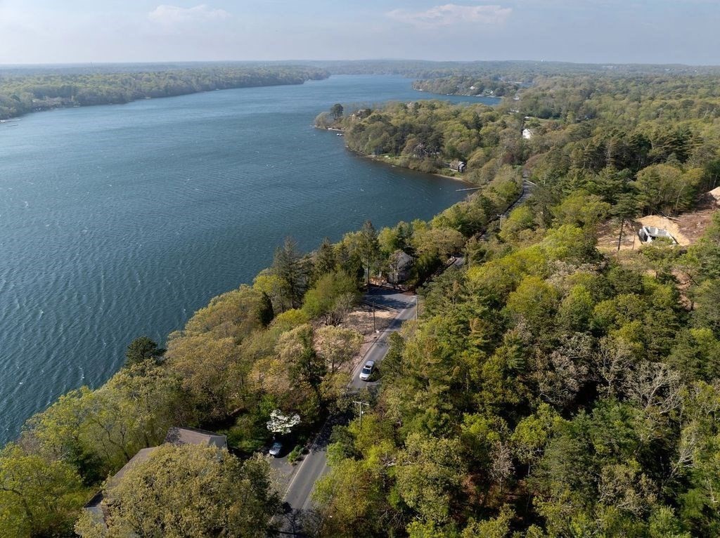 209 Herring Pond Rd