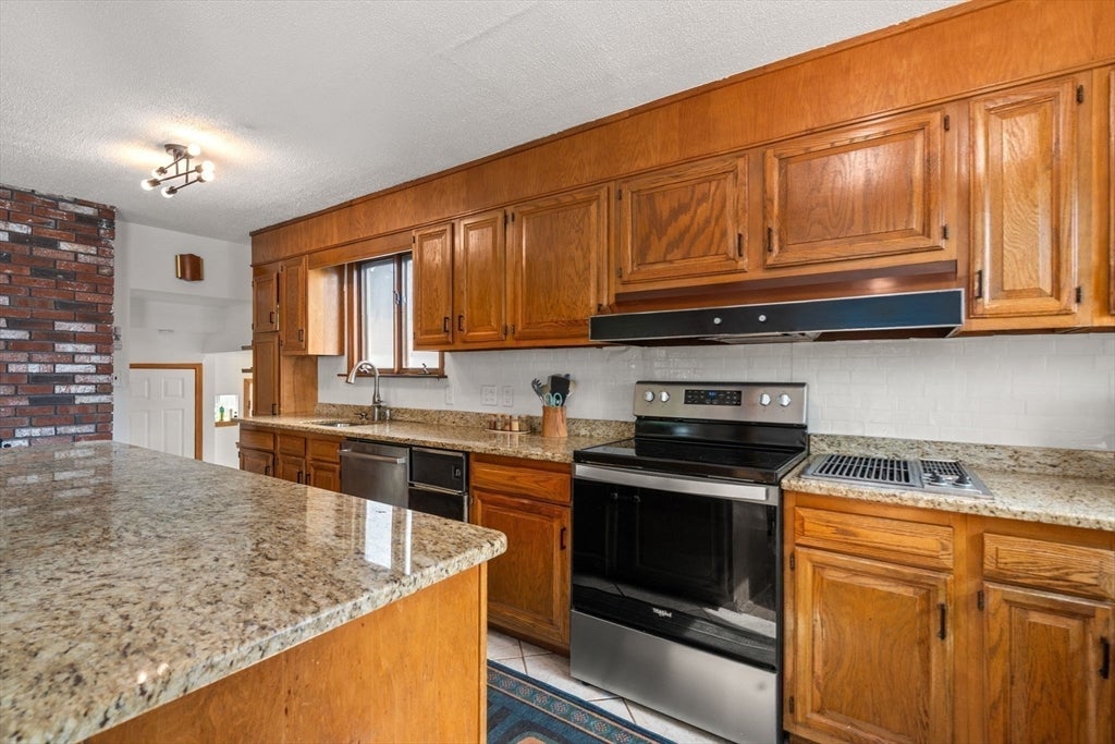 26 Oakwood Rd, Quincy, MA, 26 Oakwood Rd, Quincy, MA Photo #10