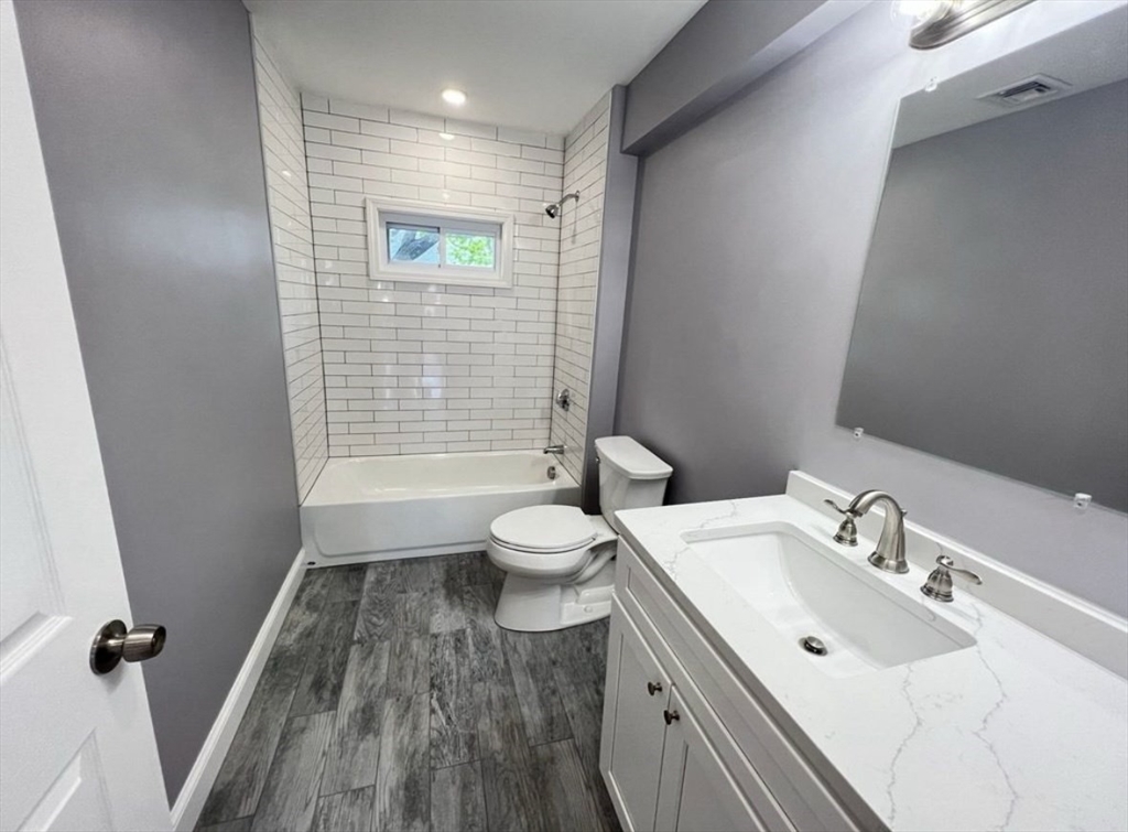 6 Charter St 2