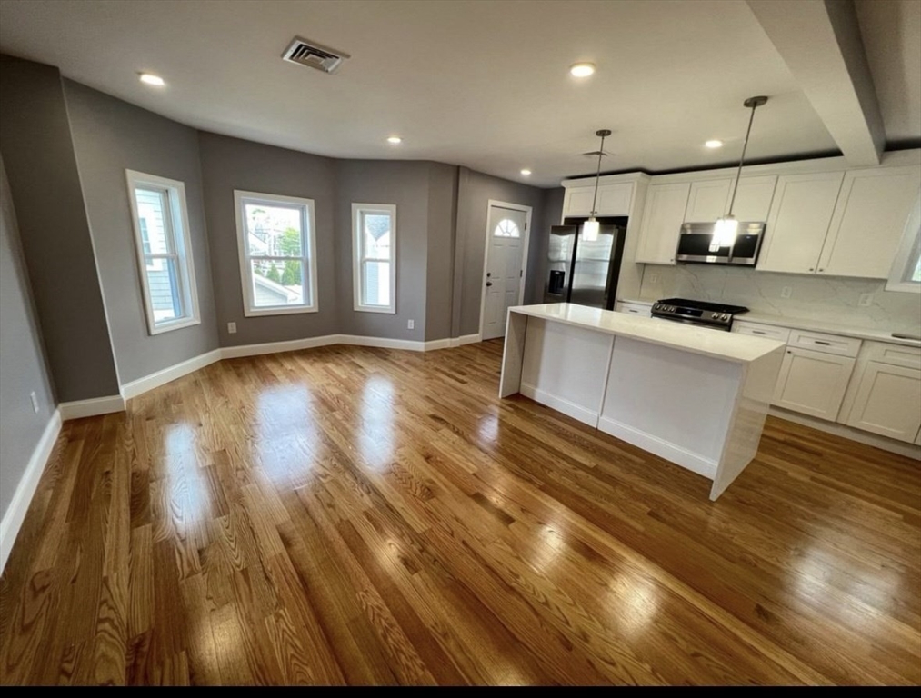 6 Charter St 2