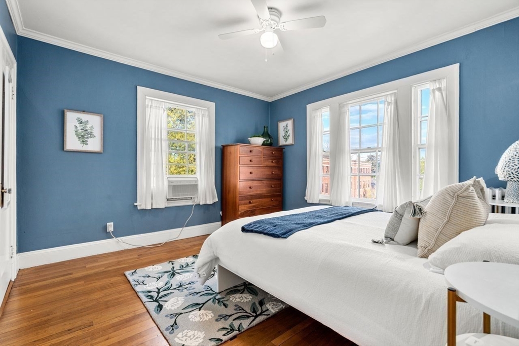 41 Linnaean St #43, Cambridge, MA Photo #17