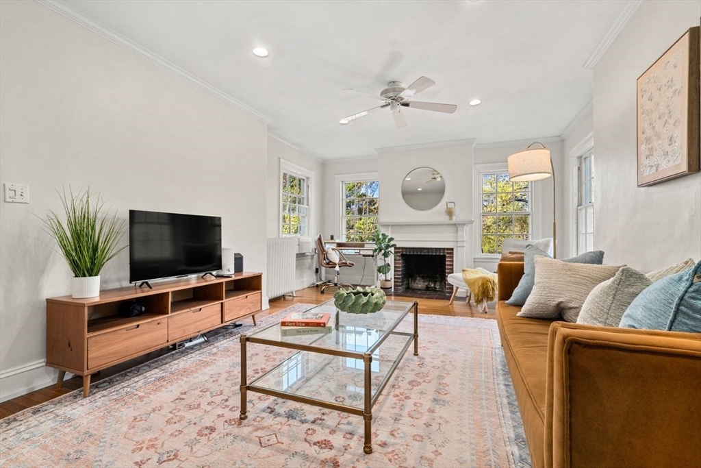41 Linnaean St #43, Cambridge, MA Photo #2