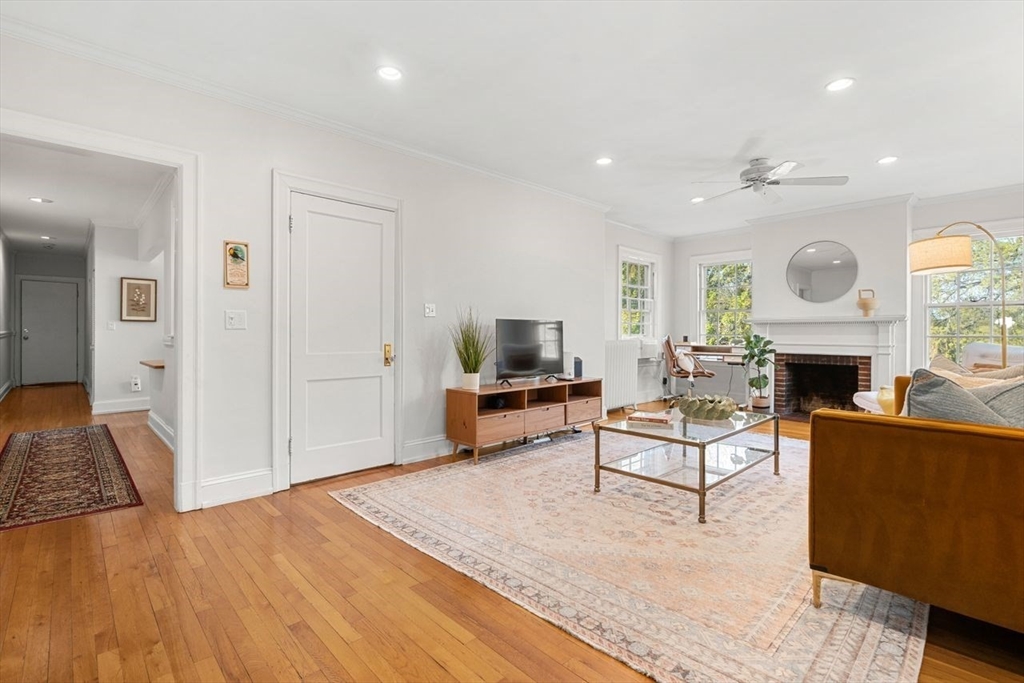 41 Linnaean St #43, Cambridge, MA Photo #4