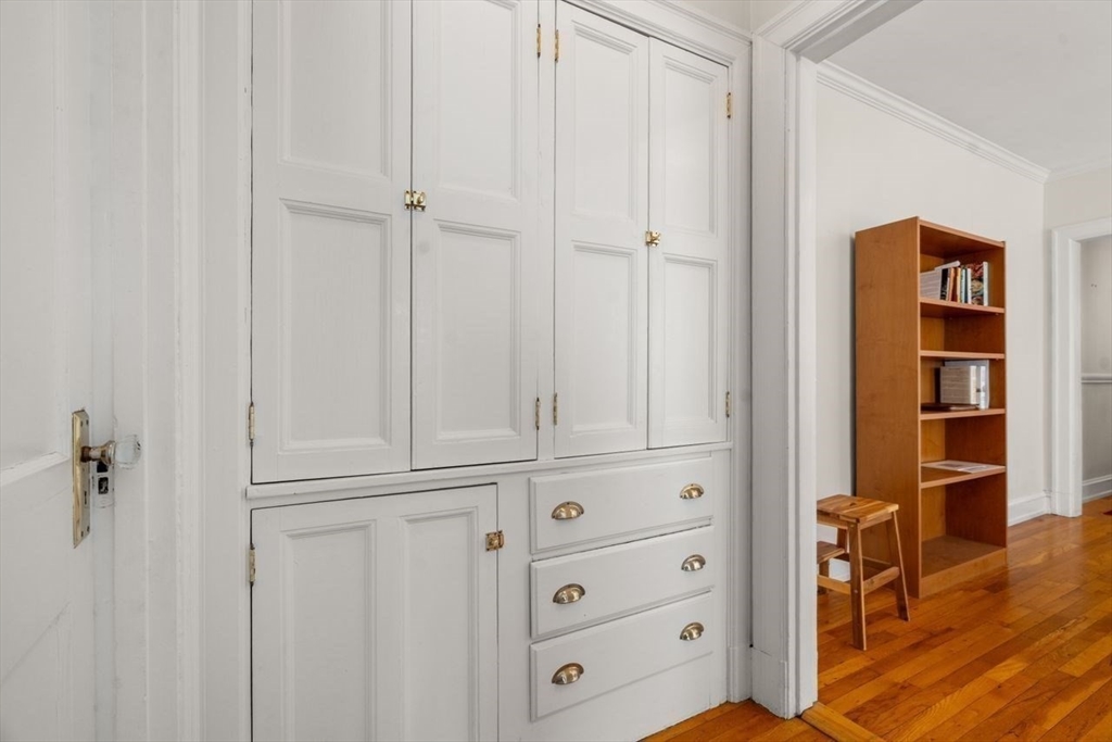 41 Linnaean St #43, Cambridge, MA Photo #7