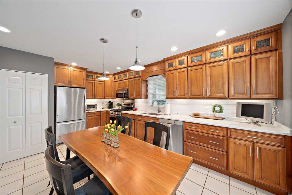 605 Middle Street 29