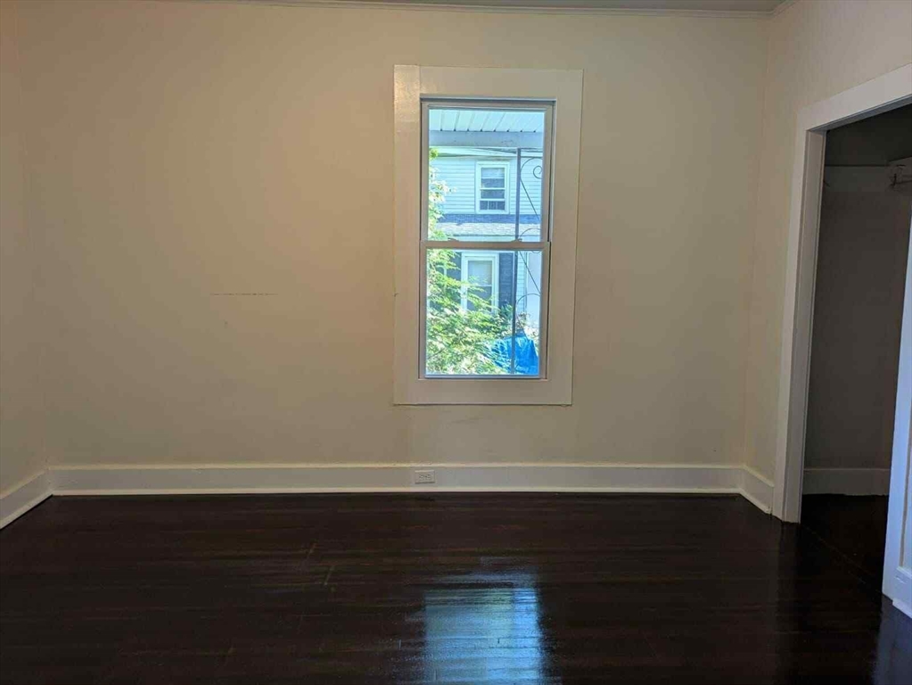 89 Robbins Ave