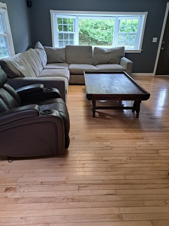 31-33 Mathews Dr
