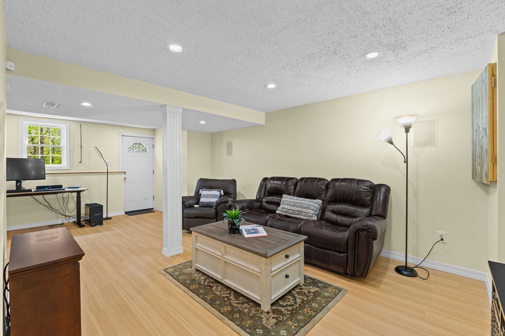 1 Magnolia Drive, Ayer, MA Photo #23