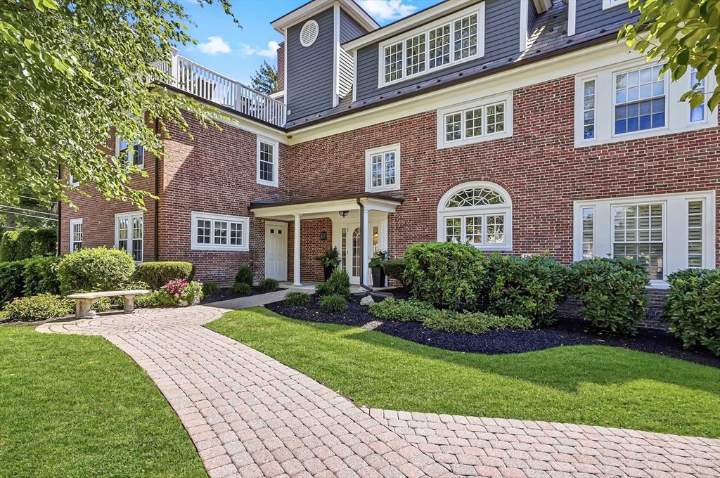 221 Worcester Lane #6, Waltham, MA, 221 Worcester Lane #6, Waltham, MA Photo #1
