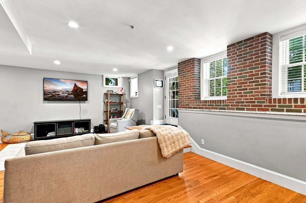 221 Worcester Lane #6, Waltham, MA, 221 Worcester Lane #6, Waltham, MA Photo #11