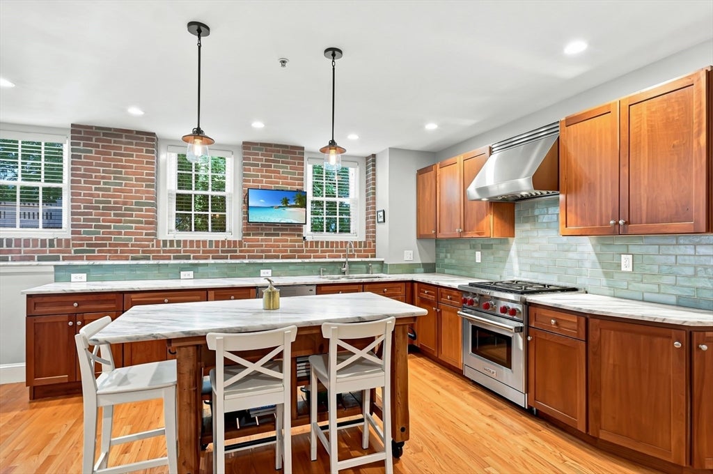 221 Worcester Lane 6