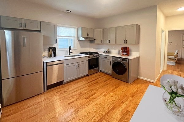 150 Brown St #2R, Waltham, MA, 150 Brown St #2R, Waltham, MA Photo #2
