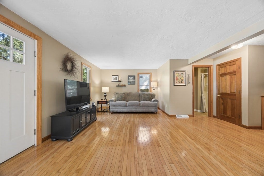 11 Rustic Drive