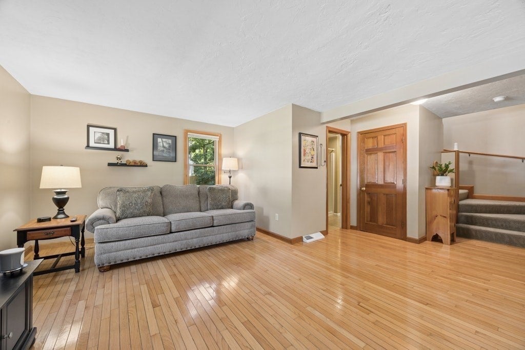 11 Rustic Drive