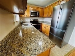 Waltham, Massachusetts 02453, United States, 2 Bedrooms Bedrooms, ,1 BathroomBathrooms,Residential,Active,215661