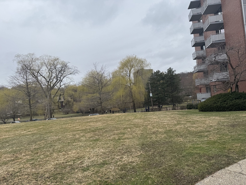 80 Park St 23