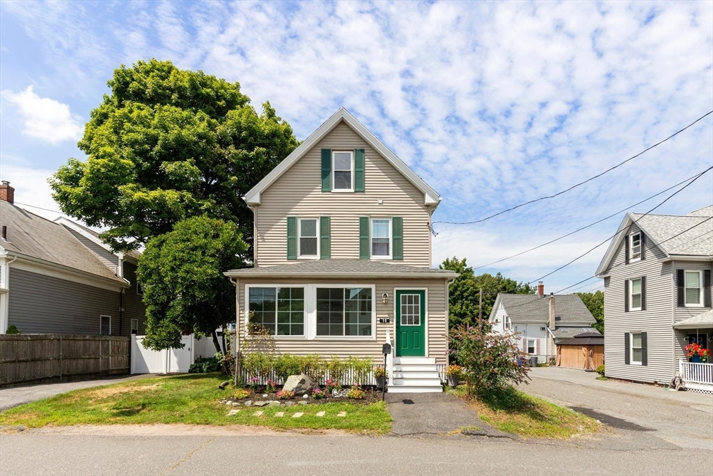 Photo of 10 Robinson Street, Saugus, MA