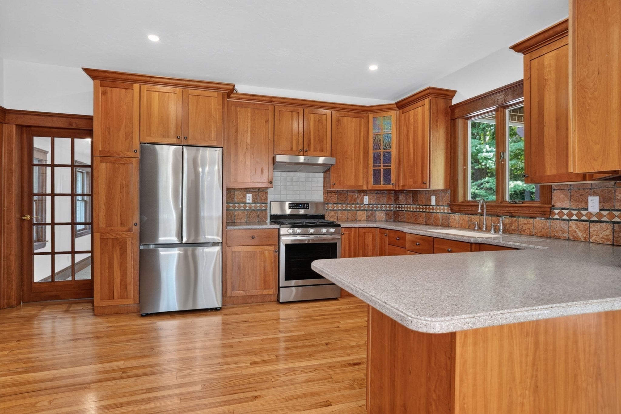 82 N Quinsigamond Ave, Shrewsbury, MA, 82 N Quinsigamond Ave, Shrewsbury, MA Photo #4