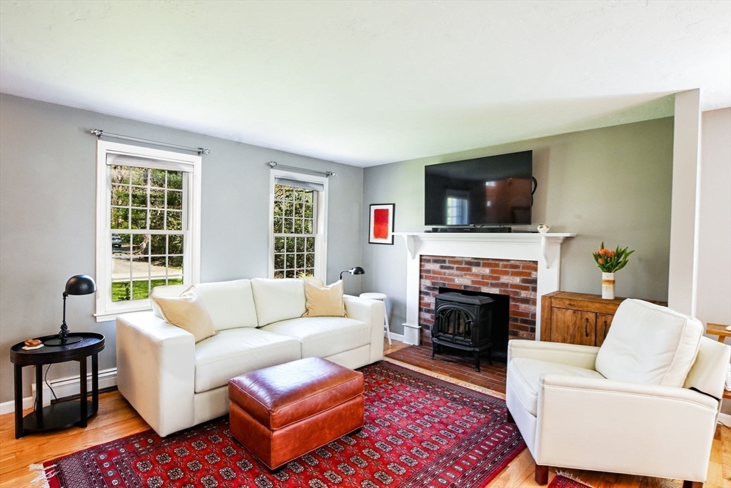 27 Dogwood Dr