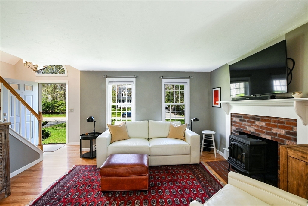27 Dogwood Dr