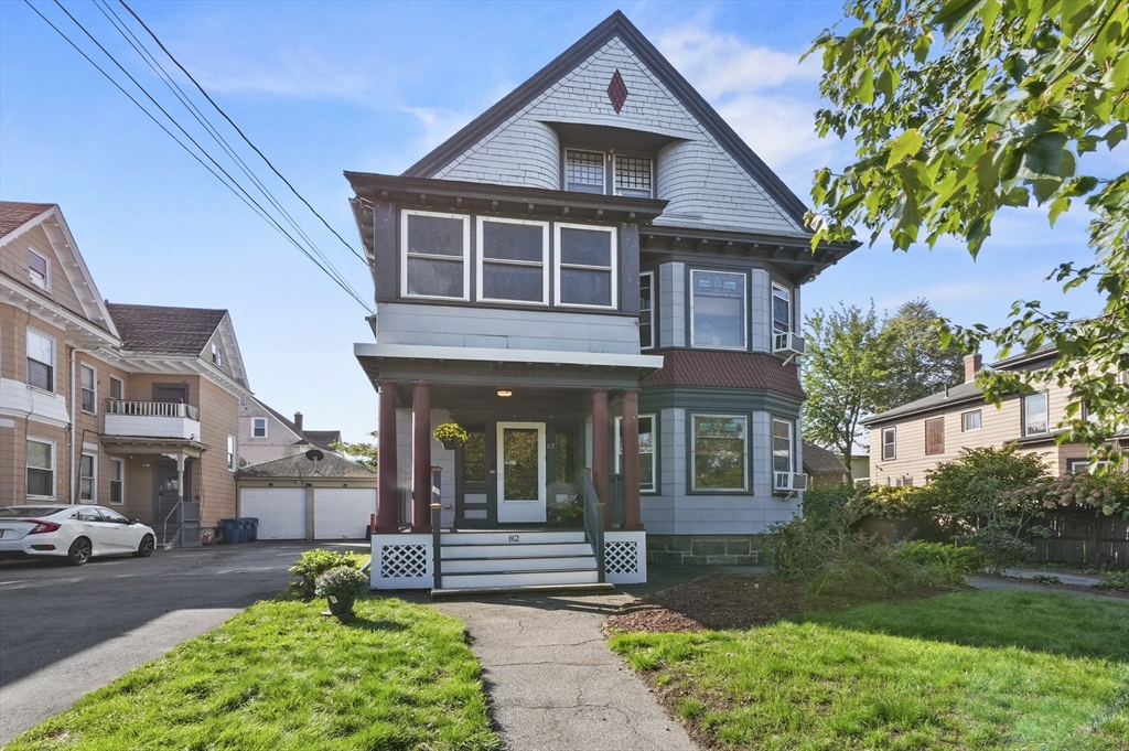 82 Salem Street