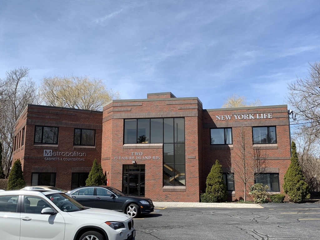 Photo 1 of 6 — 2 Pleasure Island Rd, Wakefield, MA 01880