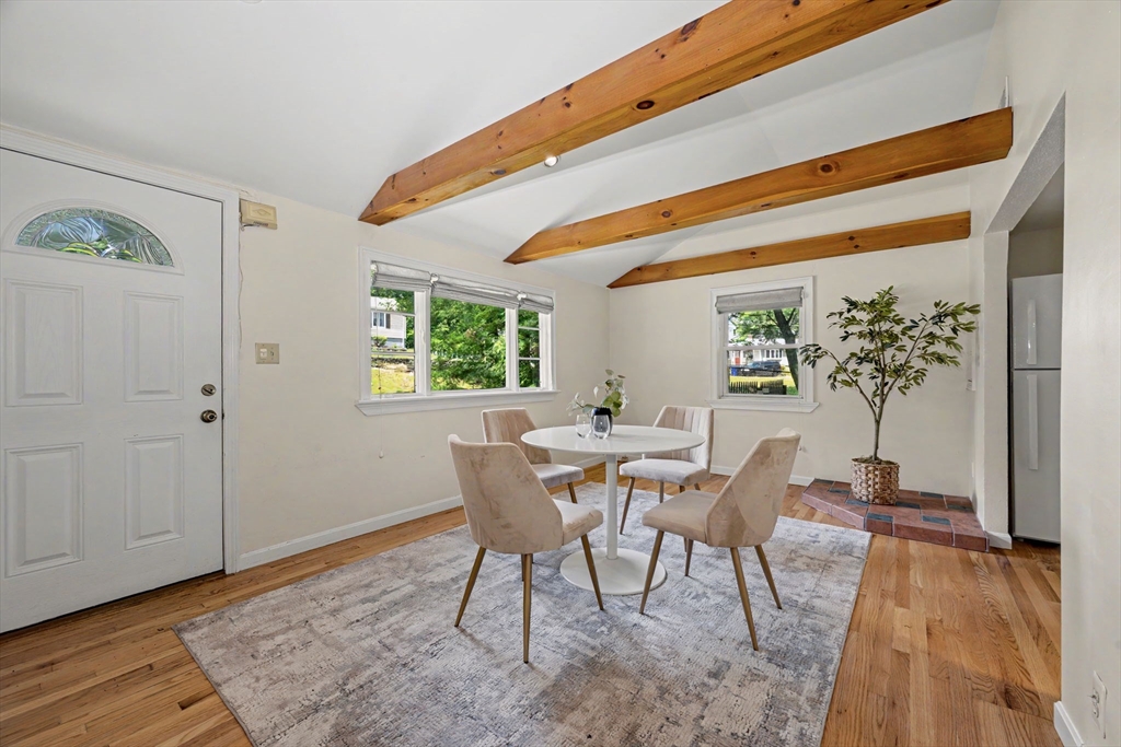 12 Vista Cir