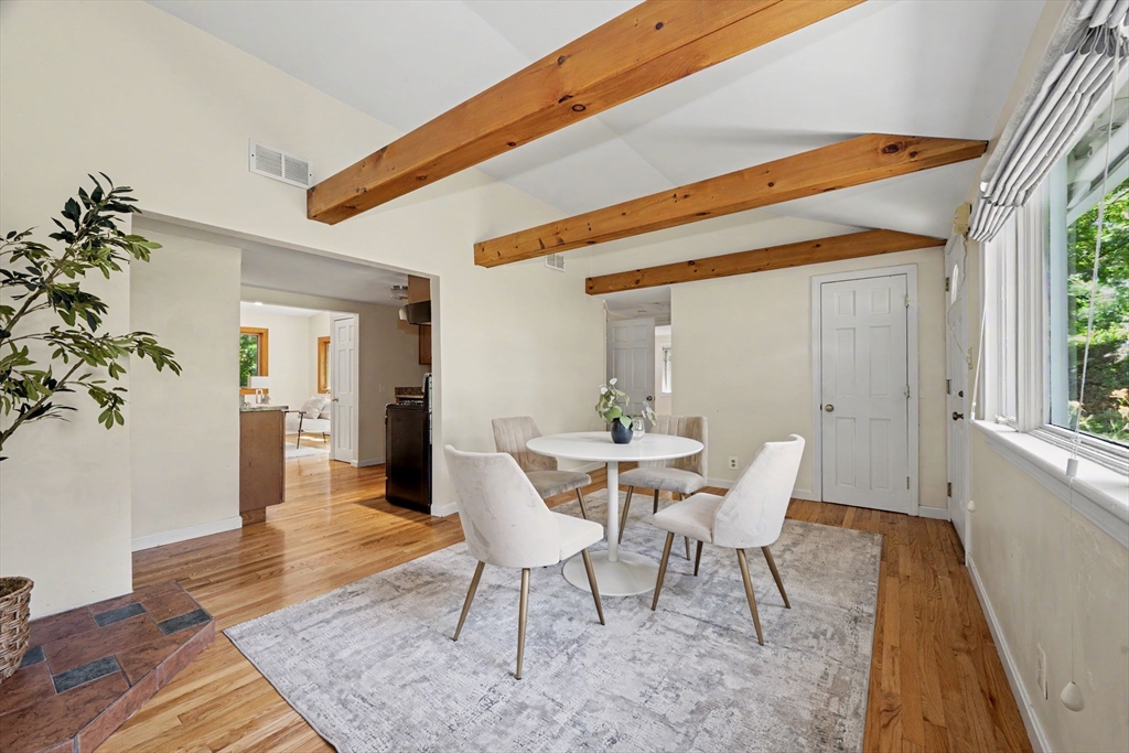 12 Vista Cir