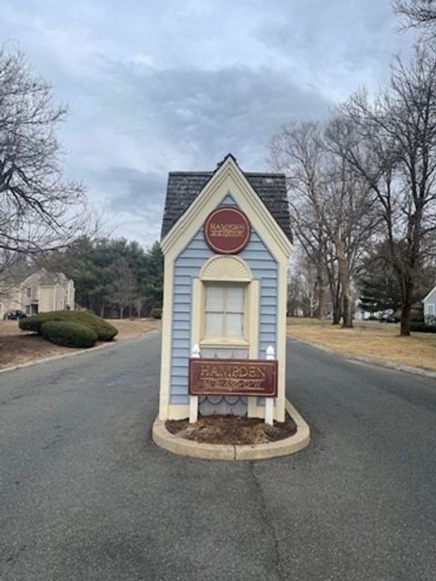 389 Nassau Dr 389 Springfield MA 01129