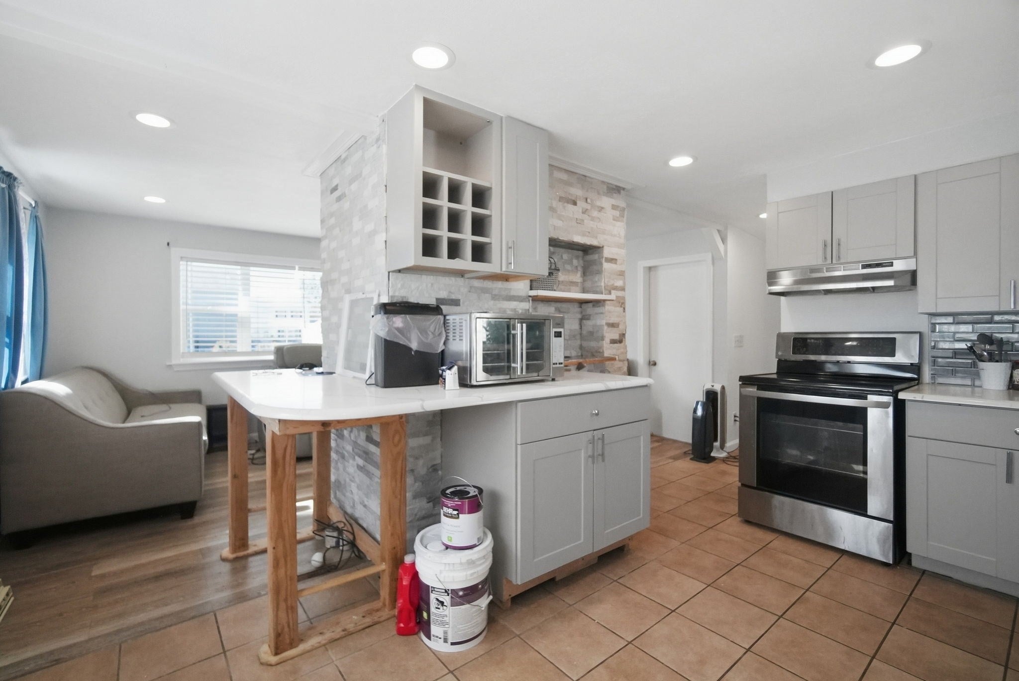 150 Lawndale St, Chicopee, MA, 150 Lawndale St, Chicopee, MA Photo #6