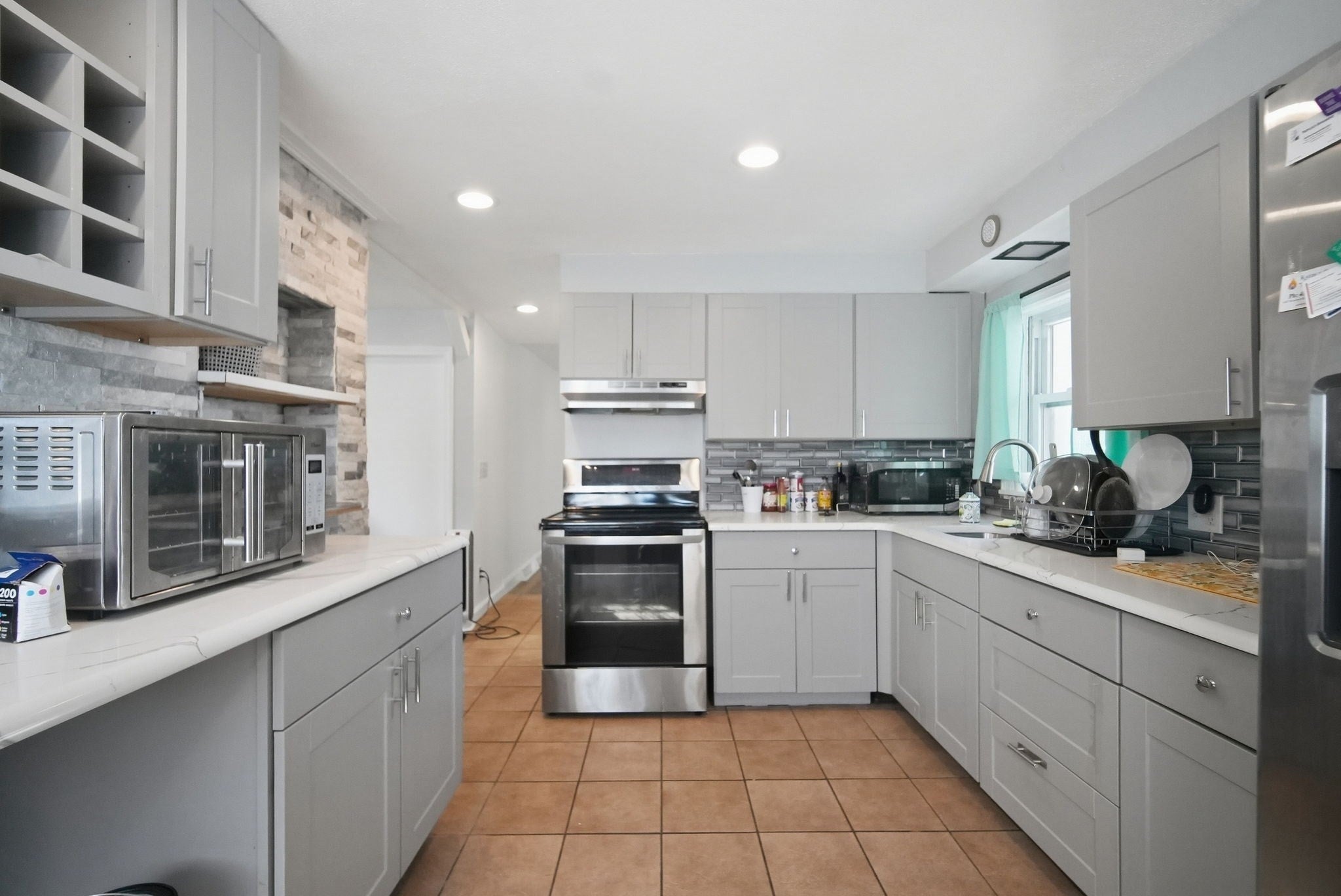 150 Lawndale St, Chicopee, MA, 150 Lawndale St, Chicopee, MA Photo #4