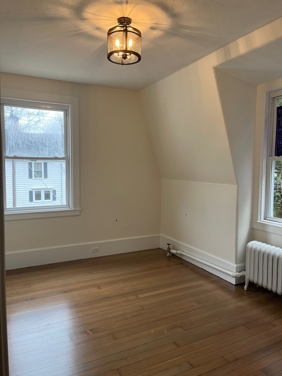 124 Walnut Street 2L