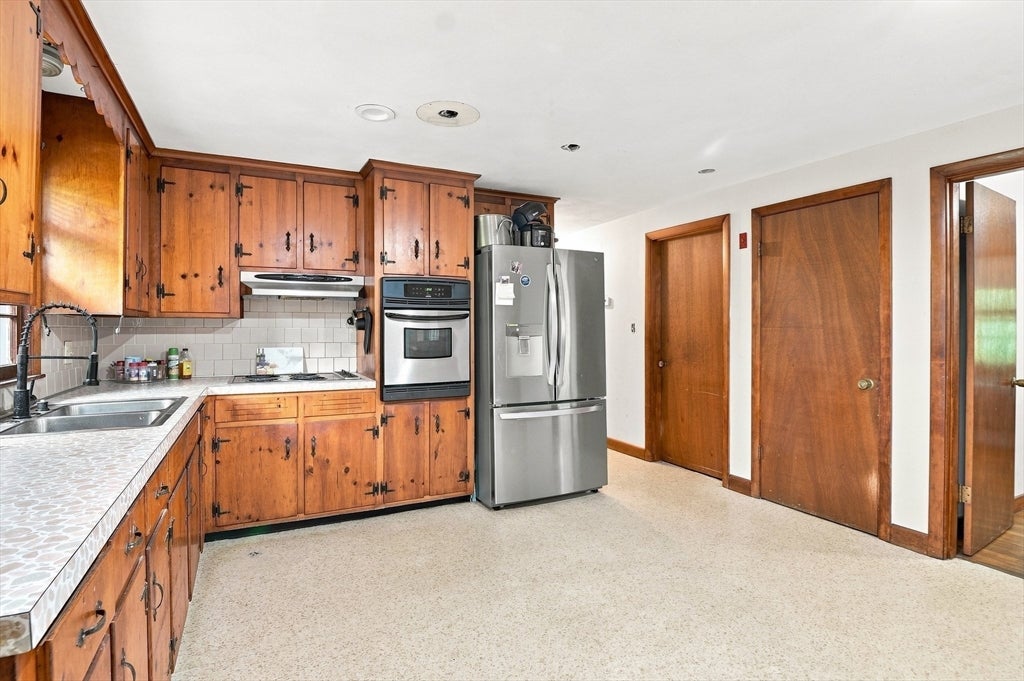 3 Aldrich Avenue, Millbury, MA, 3 Aldrich Avenue, Millbury, MA Photo #6