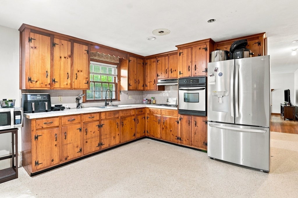 3 Aldrich Avenue, Millbury, MA, 3 Aldrich Avenue, Millbury, MA Photo #4