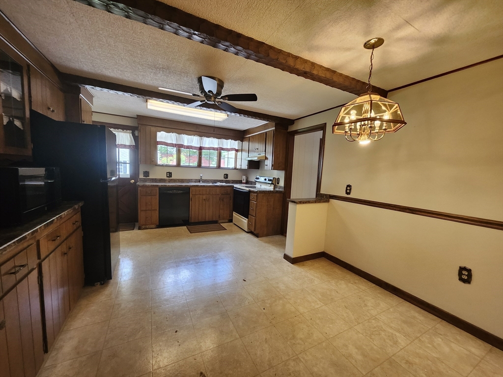25-27 Elm Ln
