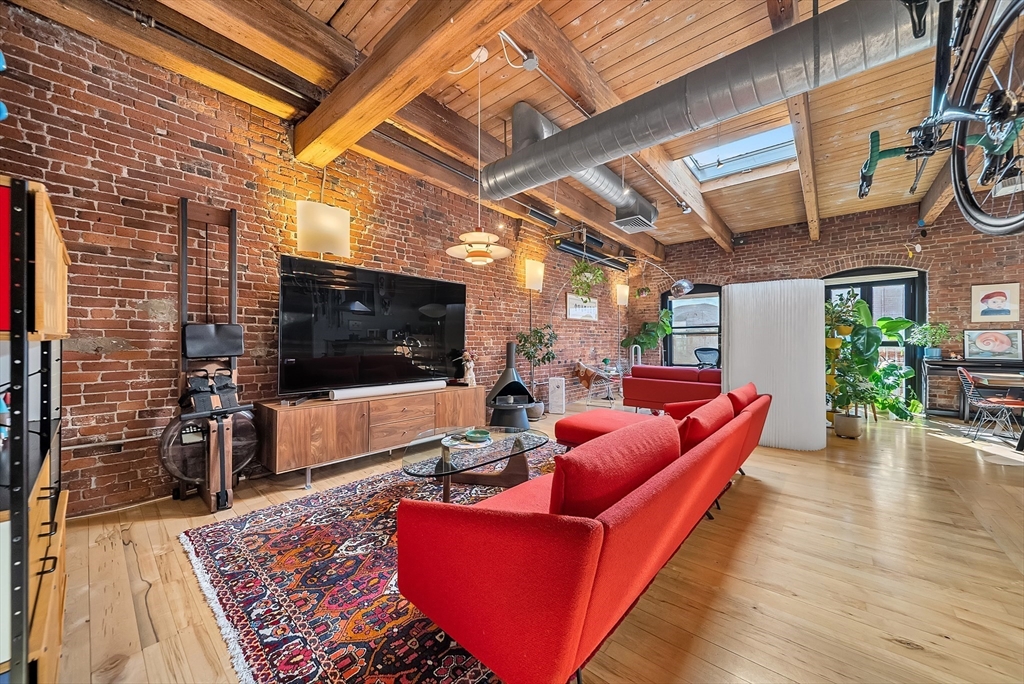 21 Wormwood St 620