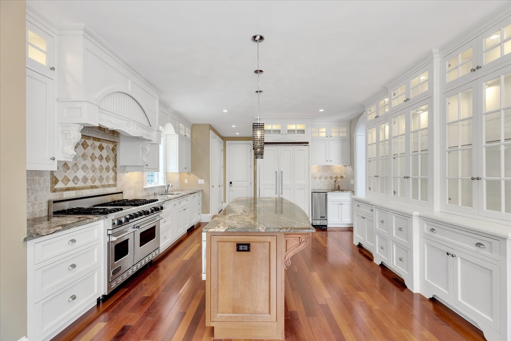 24 Pleasant Park Dr