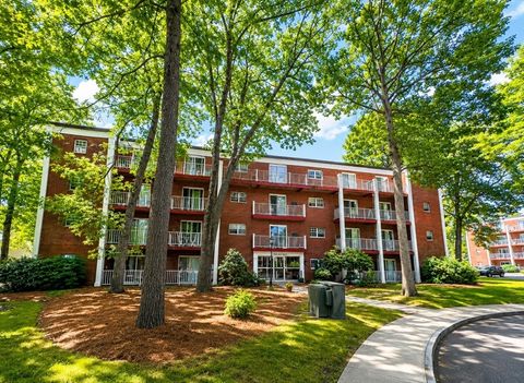 Photo of 55 Greentree Ln #25, Weymouth, MA 02190 (MLS # 73551512)