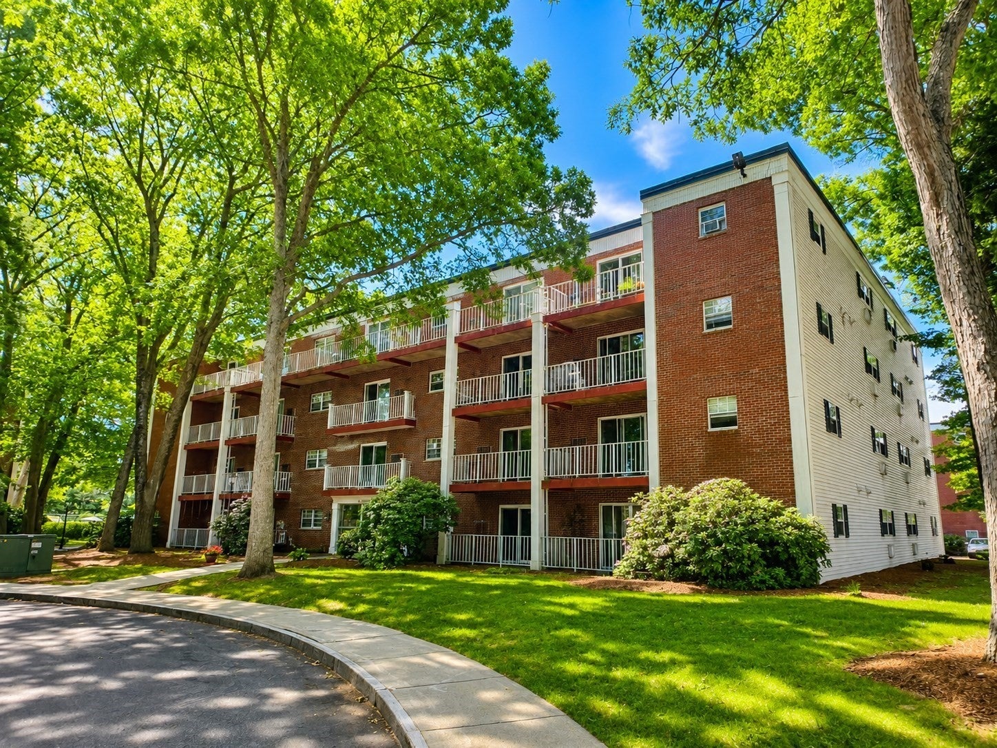 55 Greentree Ln 25, Weymouth MA 02190
