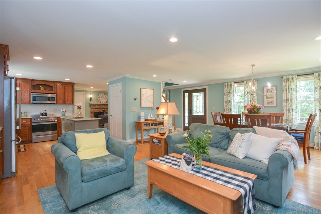 2 Crestview Dr