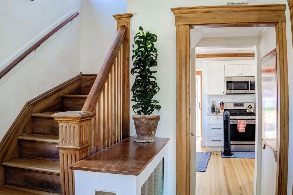 656 W Roxbury Pkwy, Boston, MA, 656 W Roxbury Pkwy, Boston, MA Photo #9