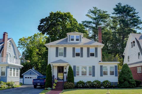 Photo of 656 W Roxbury Pkwy, Boston, MA 02131 (MLS # 73561673)