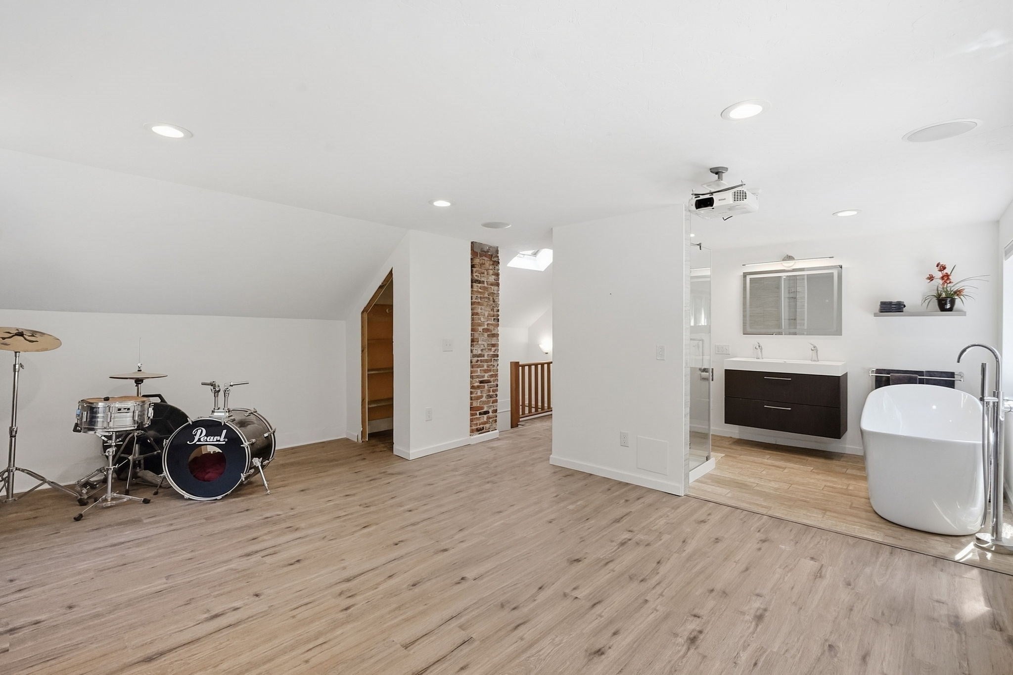 42 Jabish St, Belchertown, MA, 42 Jabish St, Belchertown, MA Photo #9