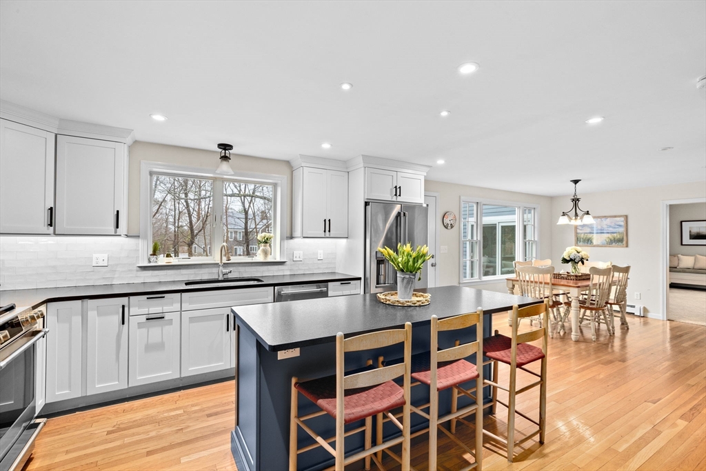 9 Windward Ln