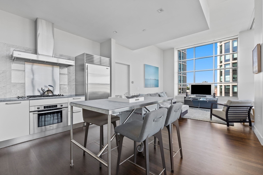 360 Newbury Street 601