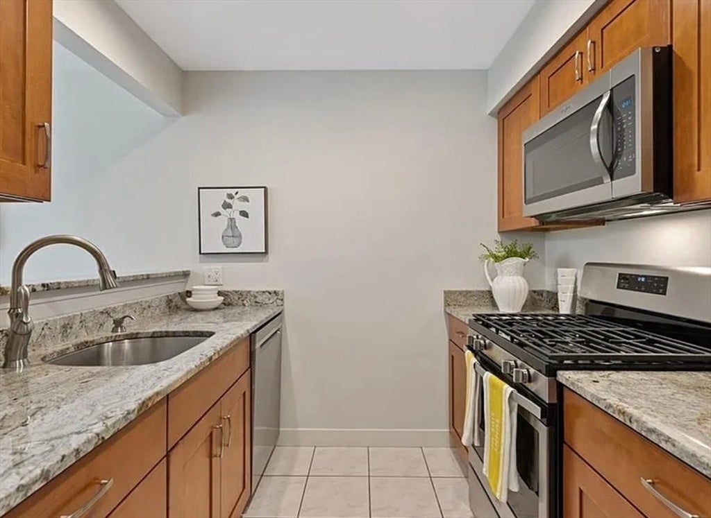 171 Swanton St 77