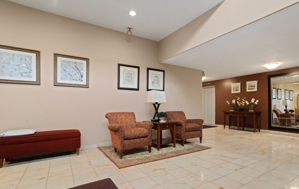 200 Ledgewood Dr 601