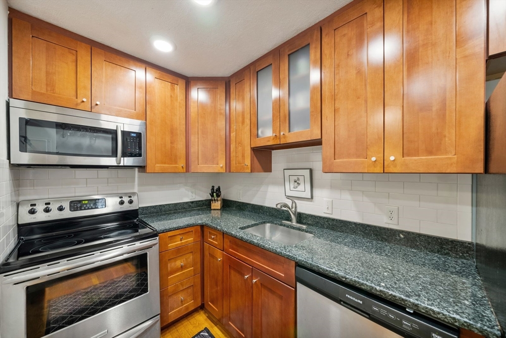 3 Appleton St 202